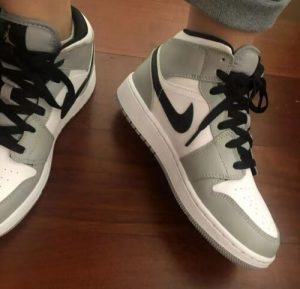 Jordan 1 Mid 'Light Smoke Grey' photo review