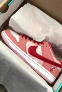 StrangeLove x Dunk Low SB 'Valentine's Day' photo review