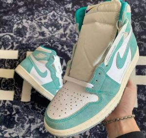 Jordan 1 Retro High OG 'Turbo Green' photo review