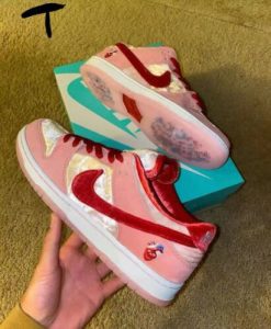 StrangeLove x Dunk Low SB 'Valentine's Day' photo review