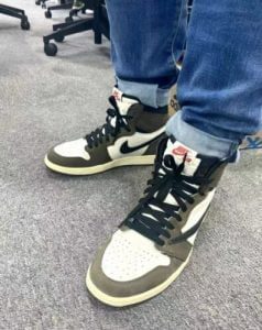 Travis Scott x Jordan 1 Retro High OG 'Mocha' photo review