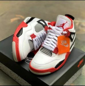 Jordan 4 Retro OG 'Fire Red' 2020 photo review