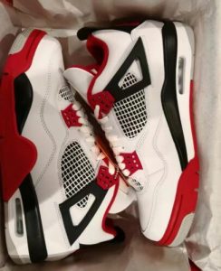 Jordan 4 Retro OG 'Fire Red' 2020 photo review