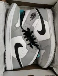 Jordan 1 Mid 'Light Smoke Grey' photo review