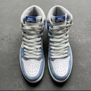 Jordan 1 Retro High OG 'Hyper Royal' photo review