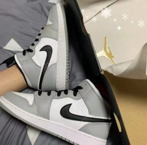 Jordan 1 Mid 'Light Smoke Grey' photo review