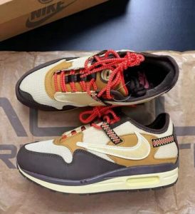 Travis Scott x Air Max 1 'Baroque Brown' photo review