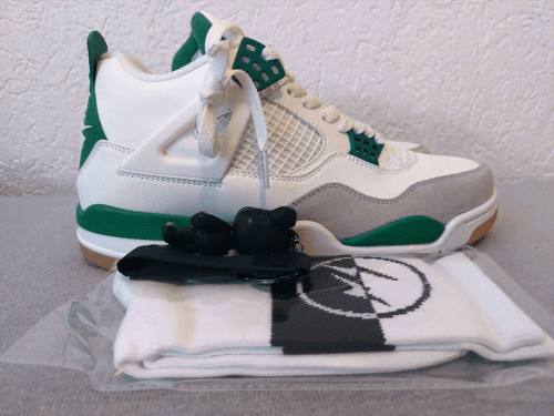 JORDAN 4 RETRO X SB 'PINE GREEN' photo review